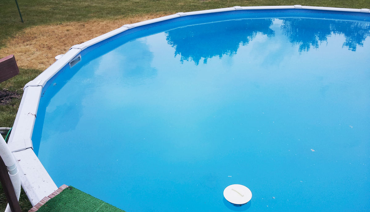 Remove dirt in above ground pool