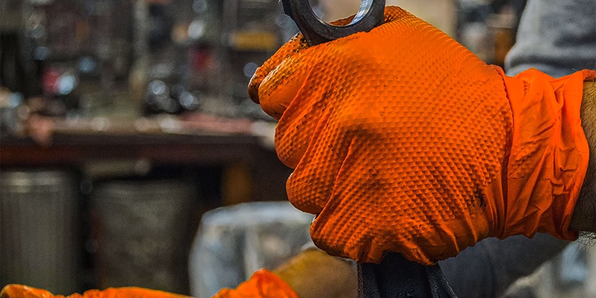 Best nitrile gloves for mechanics